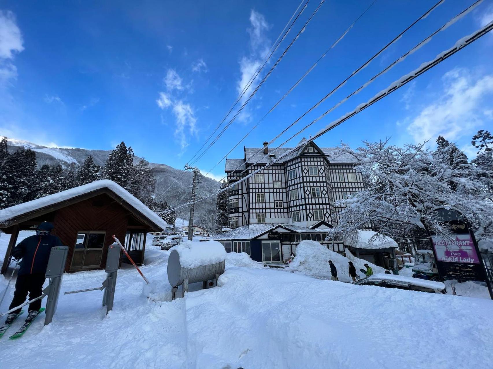 Hakuba Sun Valley Hotel Экстерьер фото